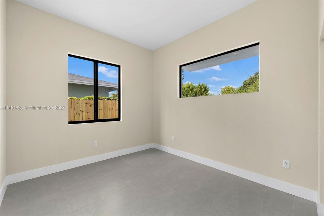 Recently Sold: $699,900 (4 beds, 2 baths, 1833 Square Feet)