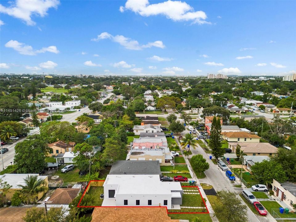 Recently Sold: $699,900 (4 beds, 2 baths, 1833 Square Feet)