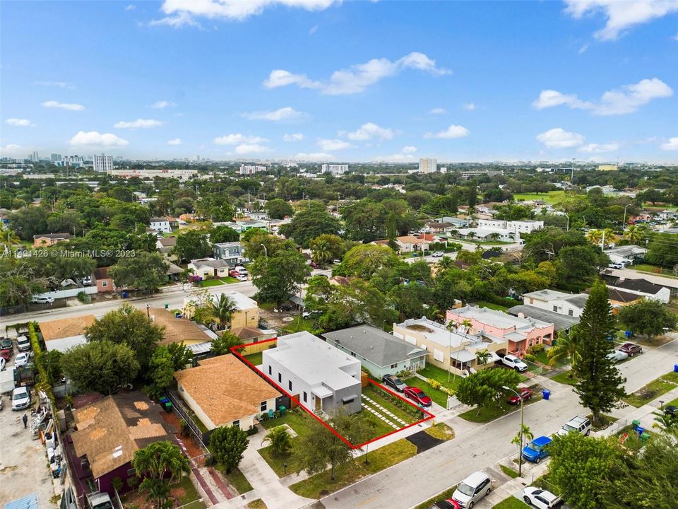 Recently Sold: $699,900 (4 beds, 2 baths, 1833 Square Feet)