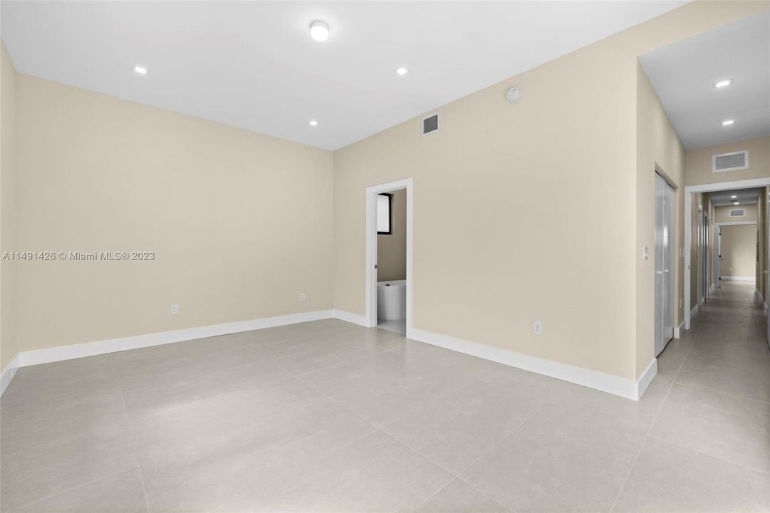 Recently Sold: $699,900 (4 beds, 2 baths, 1833 Square Feet)