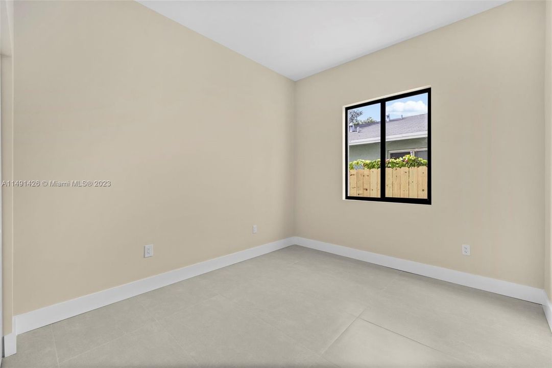 Recently Sold: $699,900 (4 beds, 2 baths, 1833 Square Feet)