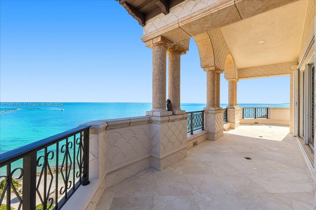 Recently Sold: $16,500,000 (5 beds, 6 baths, 4932 Square Feet)