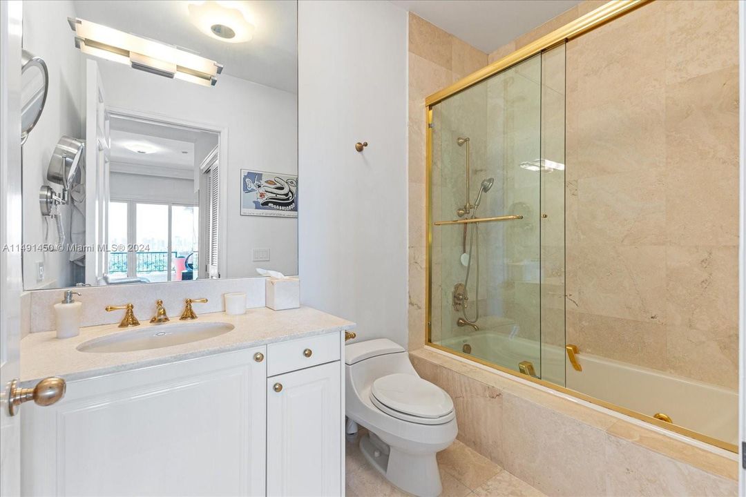 Recently Sold: $16,500,000 (5 beds, 6 baths, 4932 Square Feet)