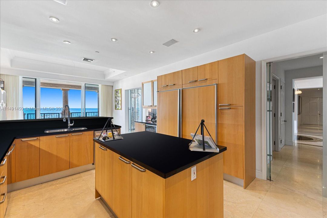 Recently Sold: $16,500,000 (5 beds, 6 baths, 4932 Square Feet)