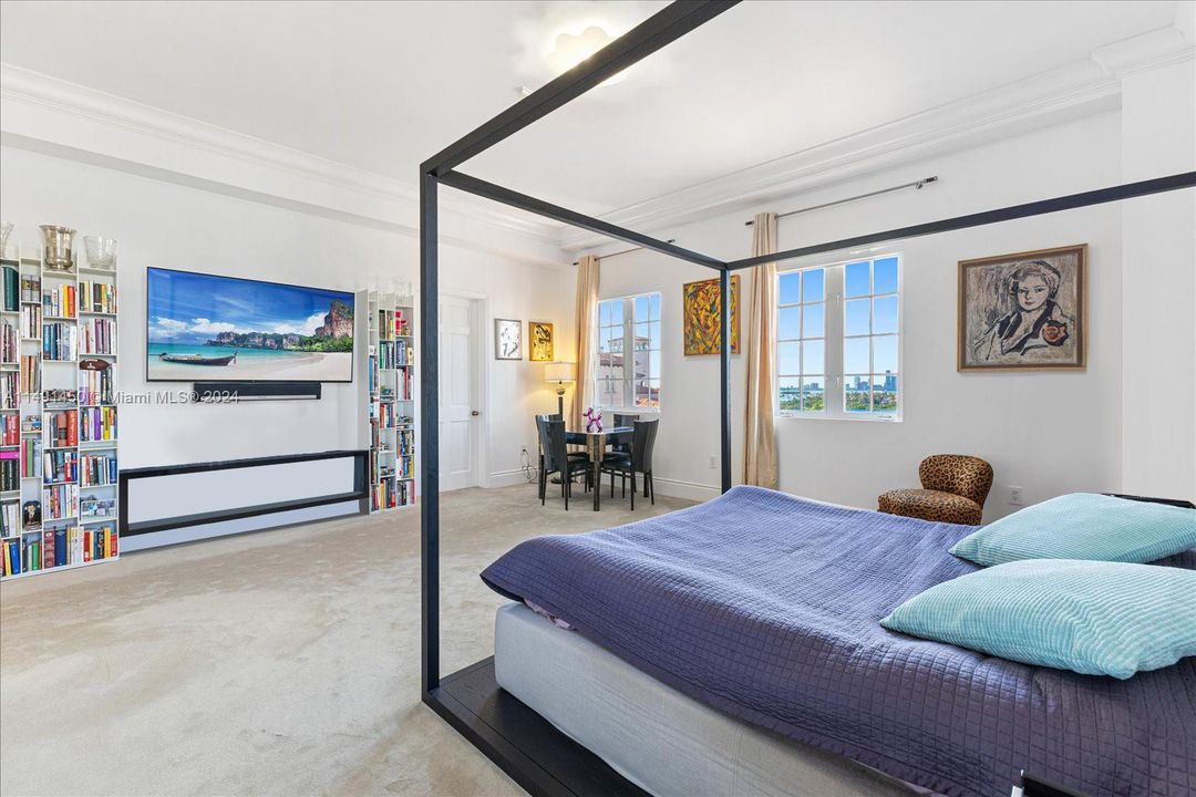 Recently Sold: $16,500,000 (5 beds, 6 baths, 4932 Square Feet)