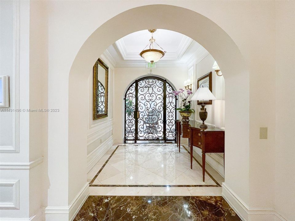 Recently Sold: $895,000 (1 beds, 1 baths, 1057 Square Feet)