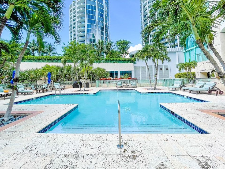 Recently Sold: $895,000 (1 beds, 1 baths, 1057 Square Feet)