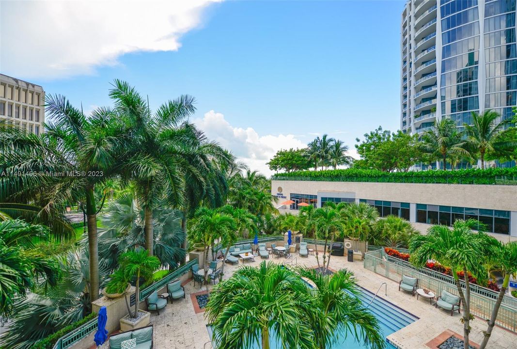 Recently Sold: $895,000 (1 beds, 1 baths, 1057 Square Feet)