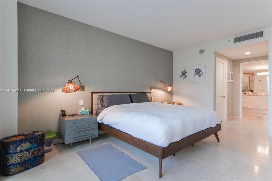 Recently Sold: $895,000 (1 beds, 1 baths, 1057 Square Feet)