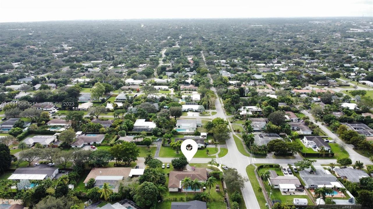 Недавно продано: $1,199,000 (4 спален, 2 ванн, 2126 Квадратных фут)