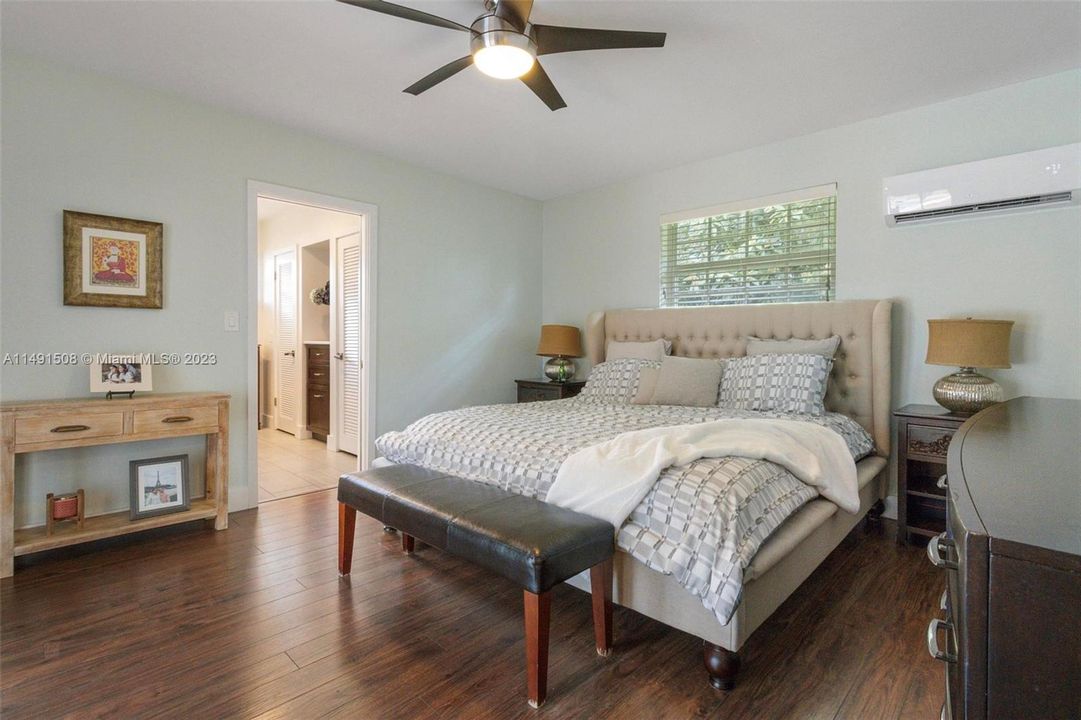 Недавно продано: $1,199,000 (4 спален, 2 ванн, 2126 Квадратных фут)