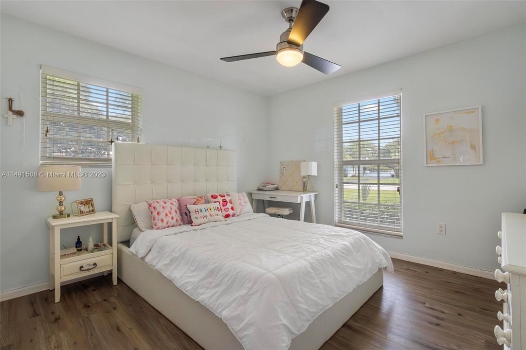 Недавно продано: $1,199,000 (4 спален, 2 ванн, 2126 Квадратных фут)