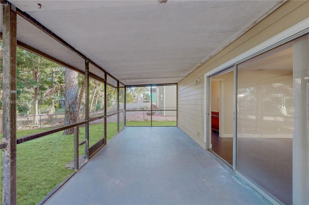 Recently Sold: $374,900 (3 beds, 2 baths, 1596 Square Feet)