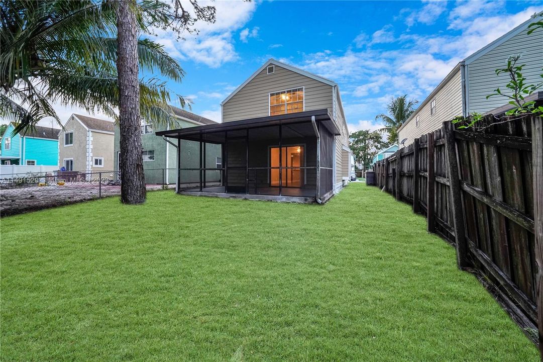 Recently Sold: $374,900 (3 beds, 2 baths, 1596 Square Feet)