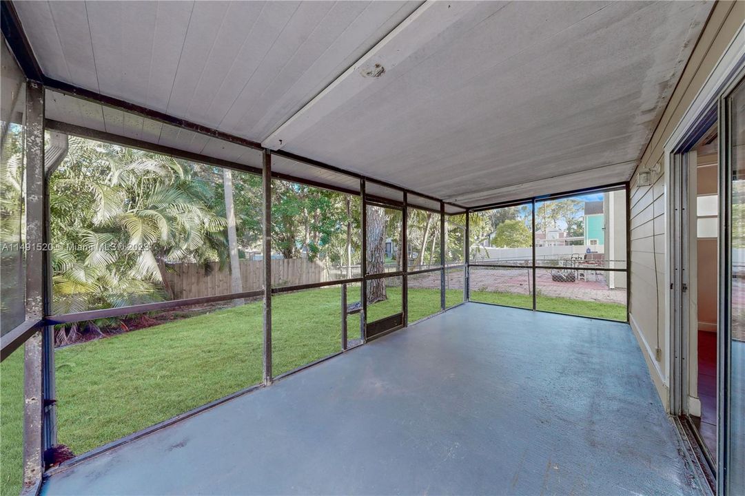 Recently Sold: $374,900 (3 beds, 2 baths, 1596 Square Feet)