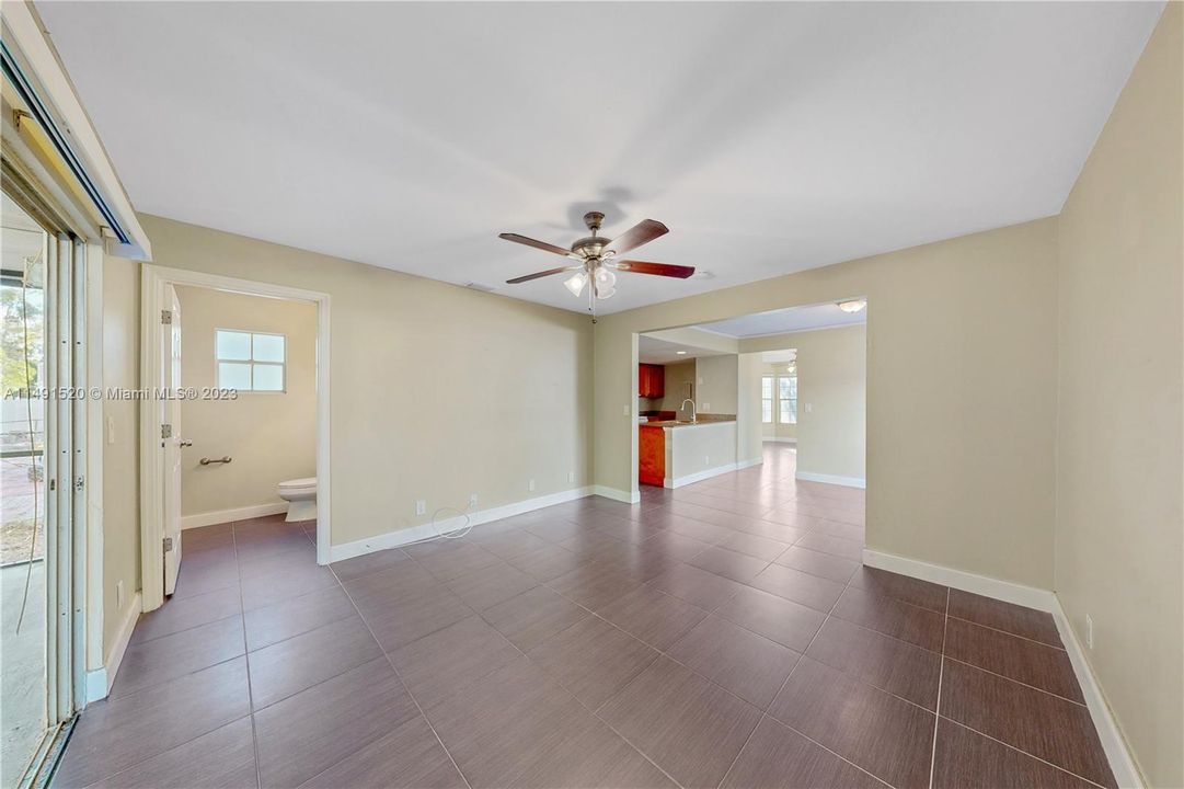 Recently Sold: $374,900 (3 beds, 2 baths, 1596 Square Feet)