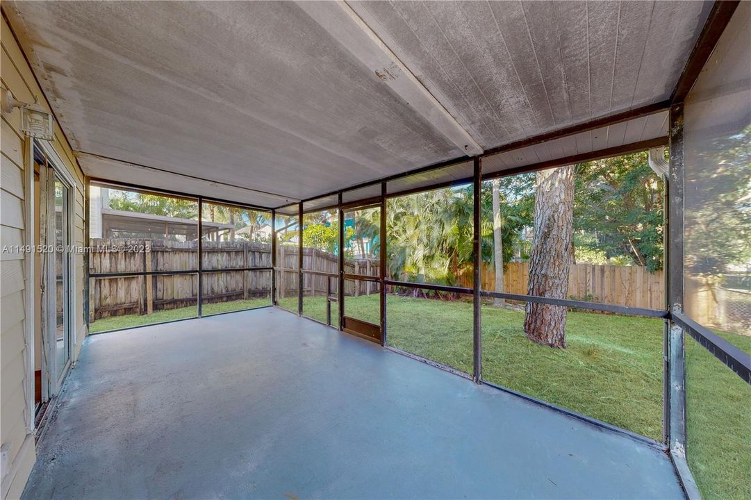 Recently Sold: $374,900 (3 beds, 2 baths, 1596 Square Feet)