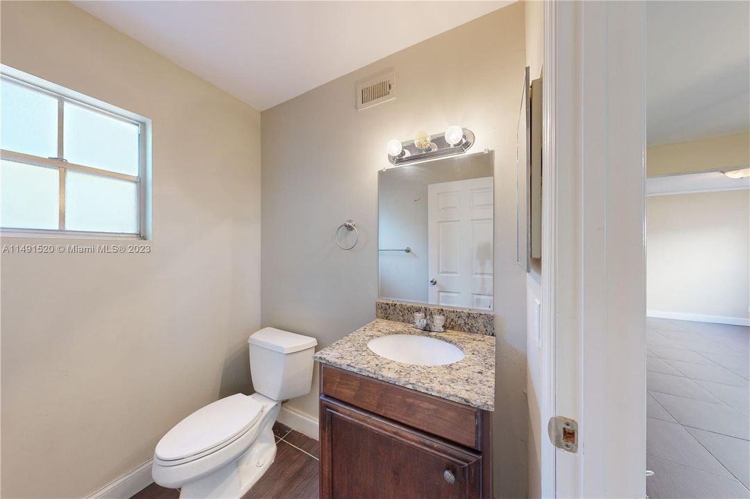 Recently Sold: $374,900 (3 beds, 2 baths, 1596 Square Feet)