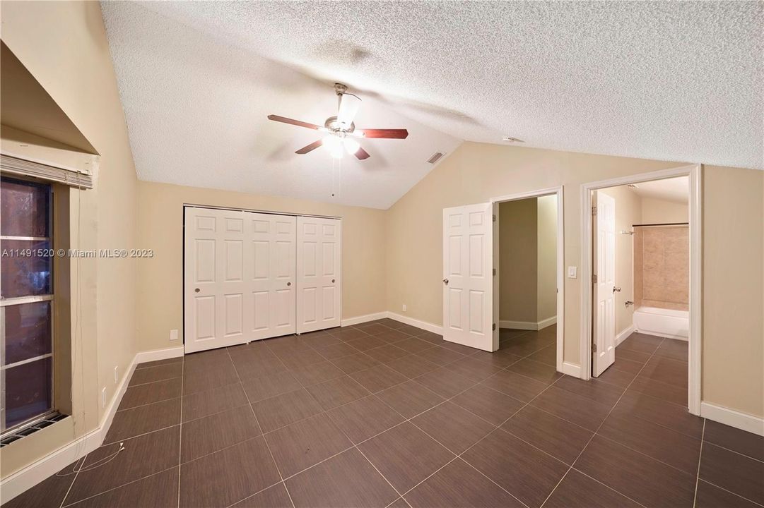 Recently Sold: $374,900 (3 beds, 2 baths, 1596 Square Feet)