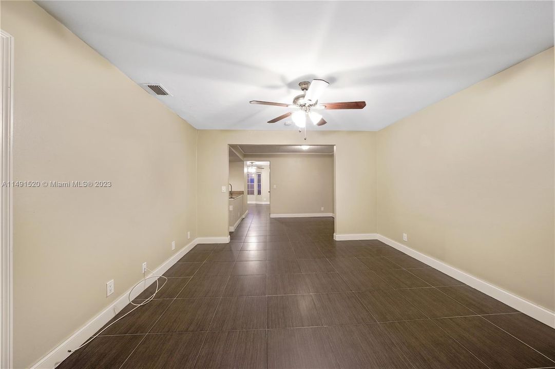 Recently Sold: $374,900 (3 beds, 2 baths, 1596 Square Feet)