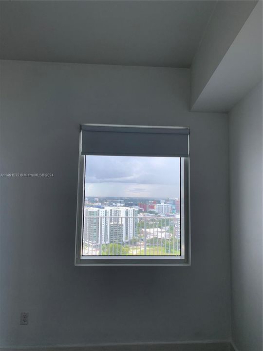 最近售出: $999,999 (2 贝兹, 2 浴室, 1147 平方英尺)