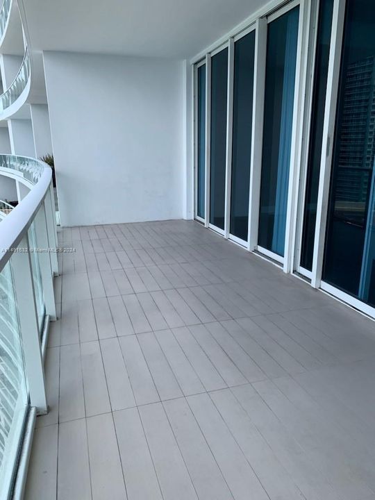 最近售出: $999,999 (2 贝兹, 2 浴室, 1147 平方英尺)