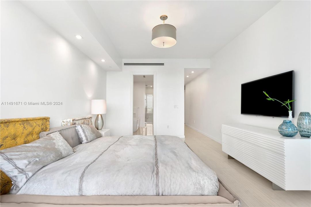 For Sale: $4,300,000 (1 beds, 1 baths, 1365 Square Feet)