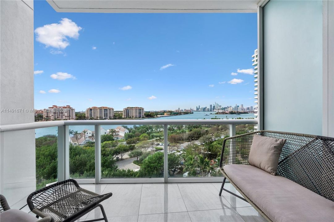 For Sale: $4,300,000 (1 beds, 1 baths, 1365 Square Feet)