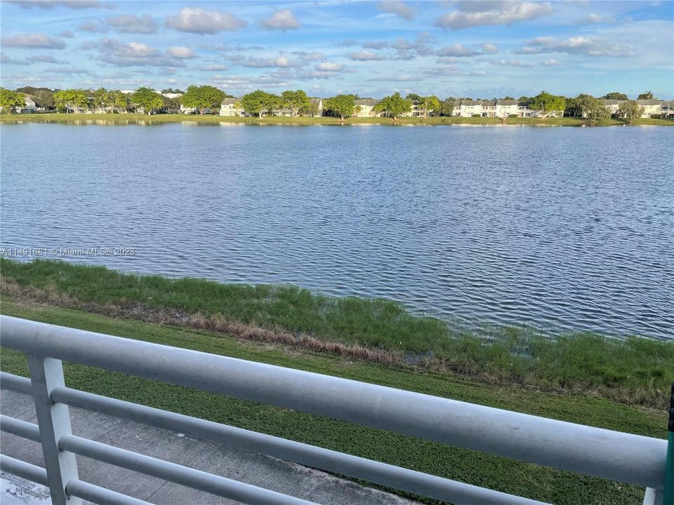 Recently Rented: $1,975 (2 beds, 2 baths, 1096 Square Feet)