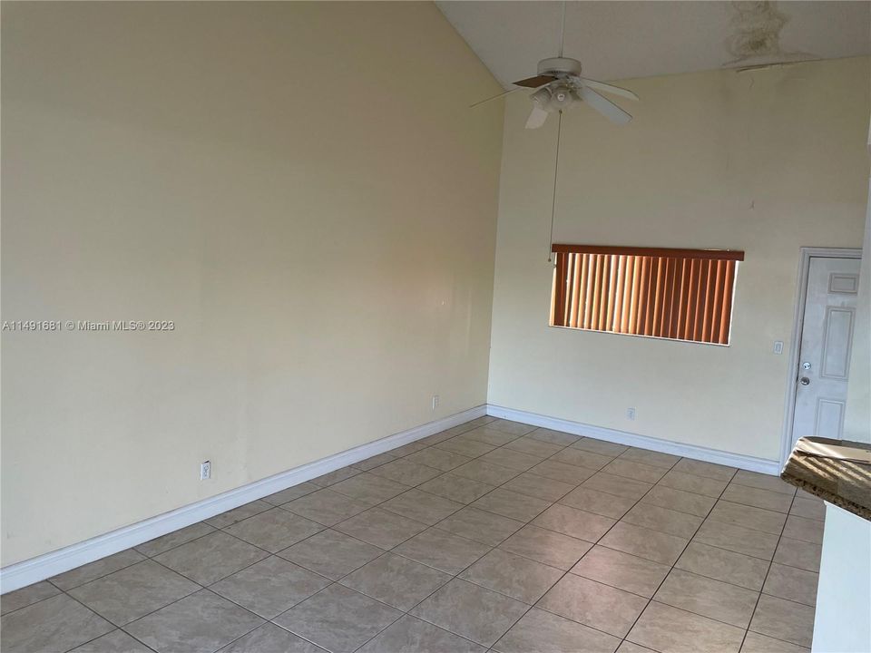 Recently Rented: $1,975 (2 beds, 2 baths, 1096 Square Feet)