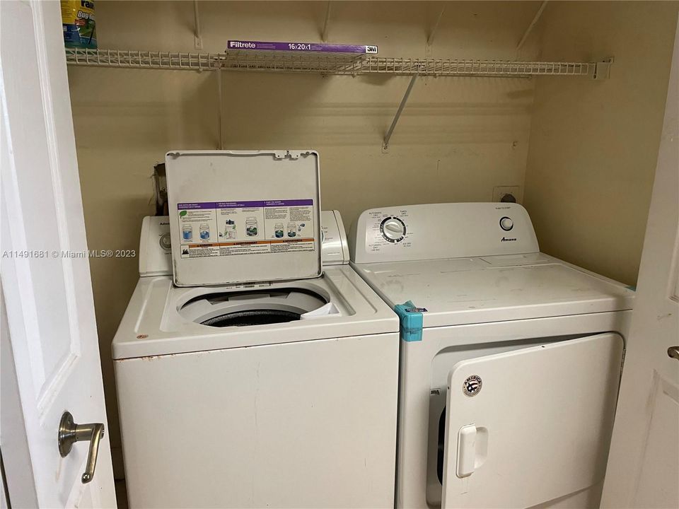 Recently Rented: $1,975 (2 beds, 2 baths, 1096 Square Feet)