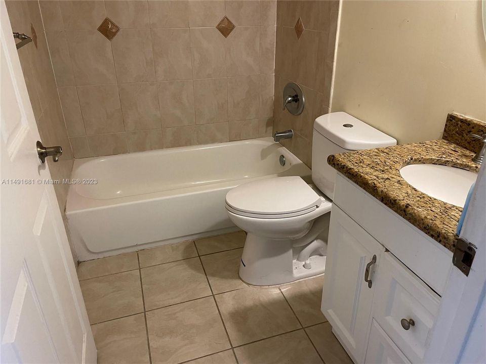 Recently Rented: $1,975 (2 beds, 2 baths, 1096 Square Feet)