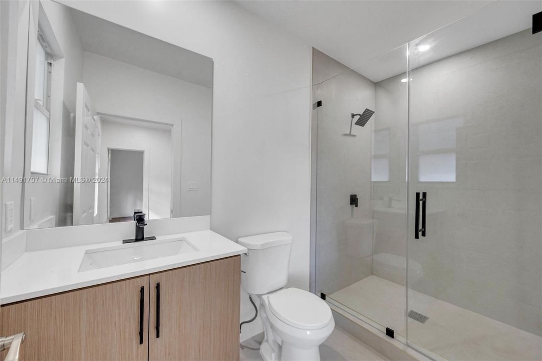 Recently Rented: $2,100 (1 beds, 1 baths, 6614 Square Feet)