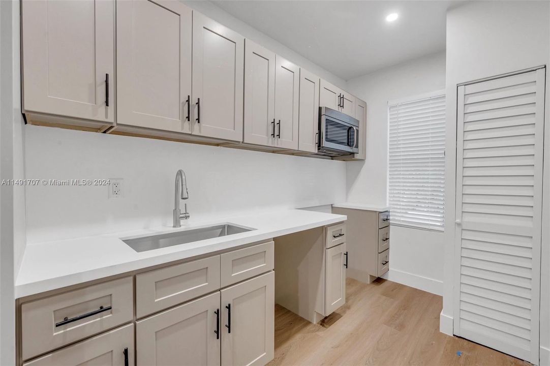 Recently Rented: $2,100 (1 beds, 1 baths, 6614 Square Feet)