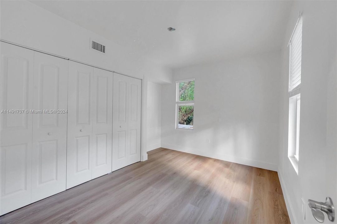 Recently Rented: $2,100 (1 beds, 1 baths, 6614 Square Feet)