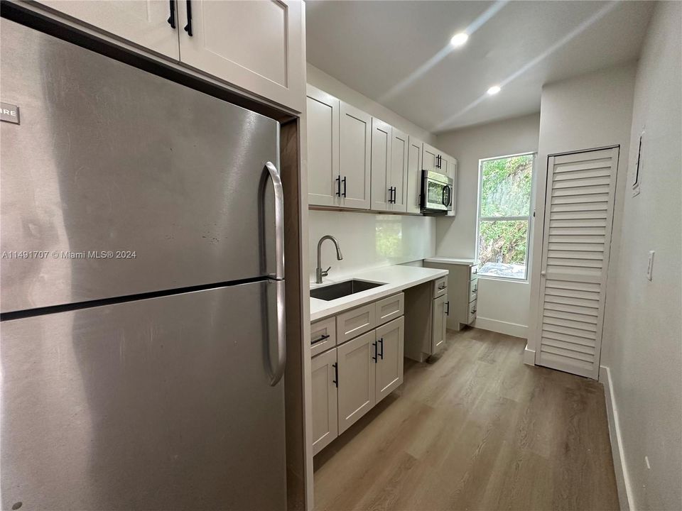 Recently Rented: $2,100 (1 beds, 1 baths, 6614 Square Feet)
