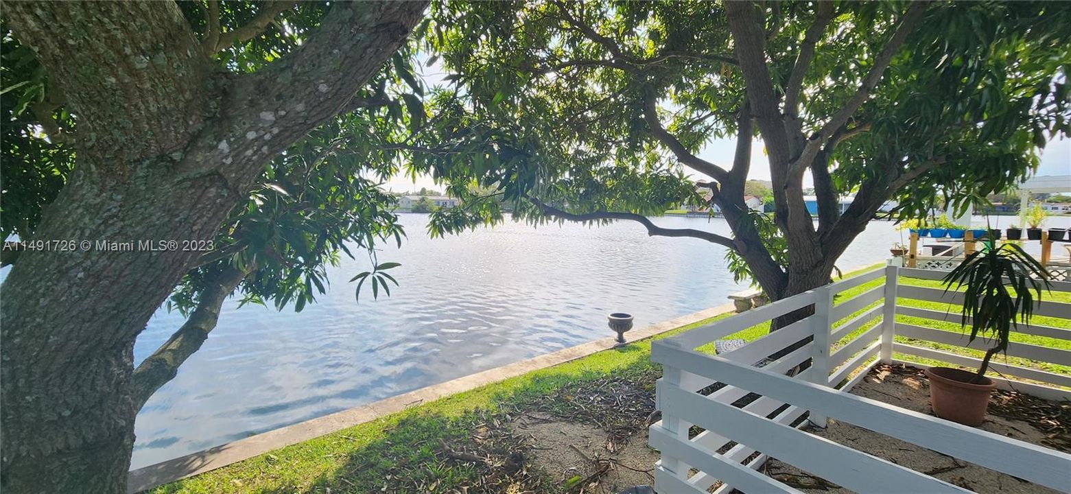 Recently Sold: $284,900 (2 beds, 1 baths, 875 Square Feet)