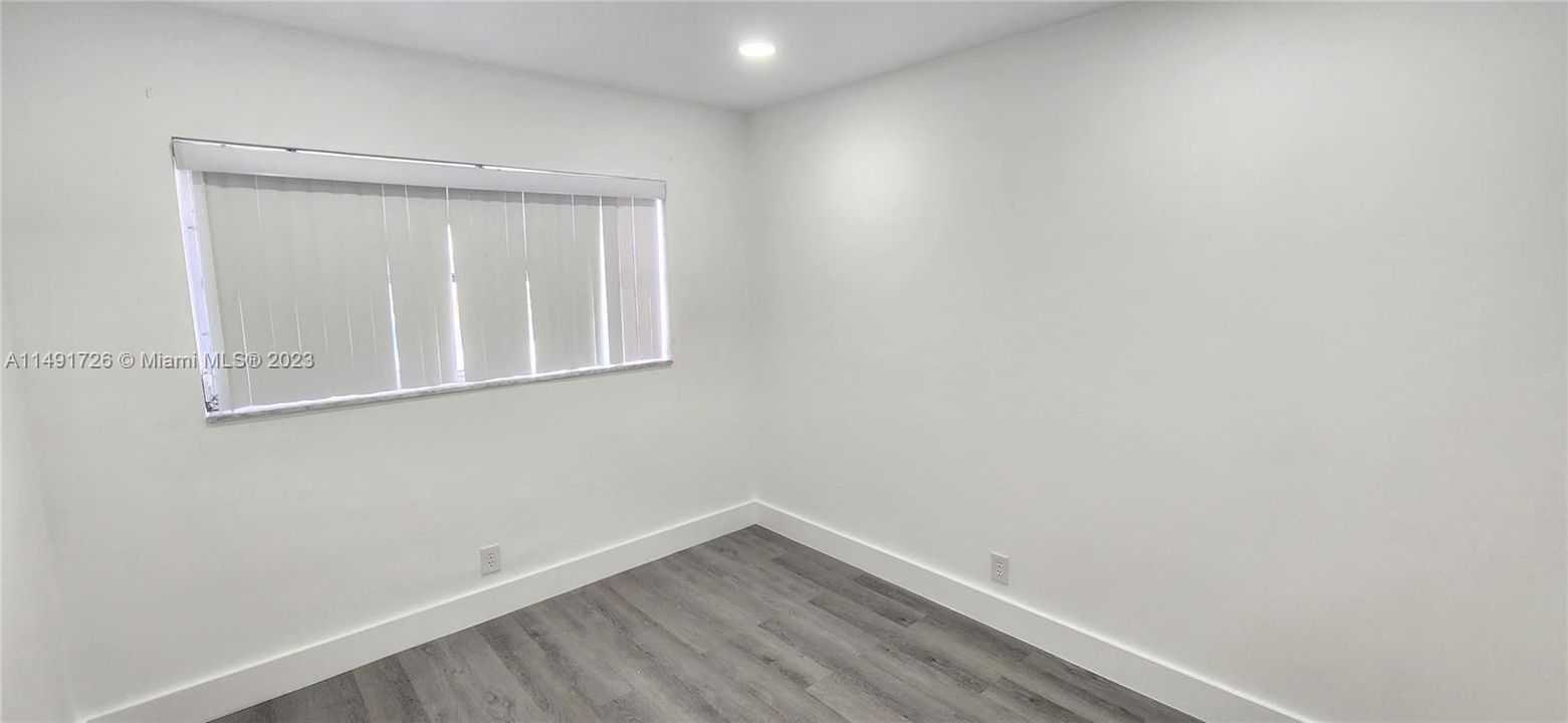 GUEST ROOM / NEW VYNIL FLOORING