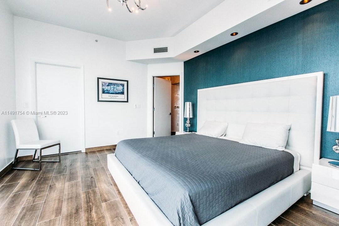 Recently Rented: $8,000 (2 beds, 2 baths, 1588 Square Feet)