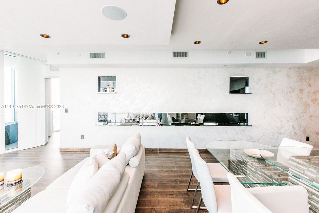 Recently Rented: $8,000 (2 beds, 2 baths, 1588 Square Feet)