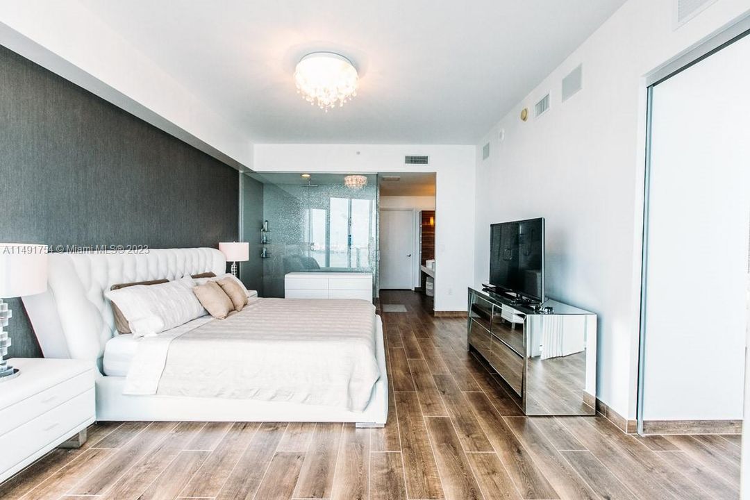 Recently Rented: $8,000 (2 beds, 2 baths, 1588 Square Feet)