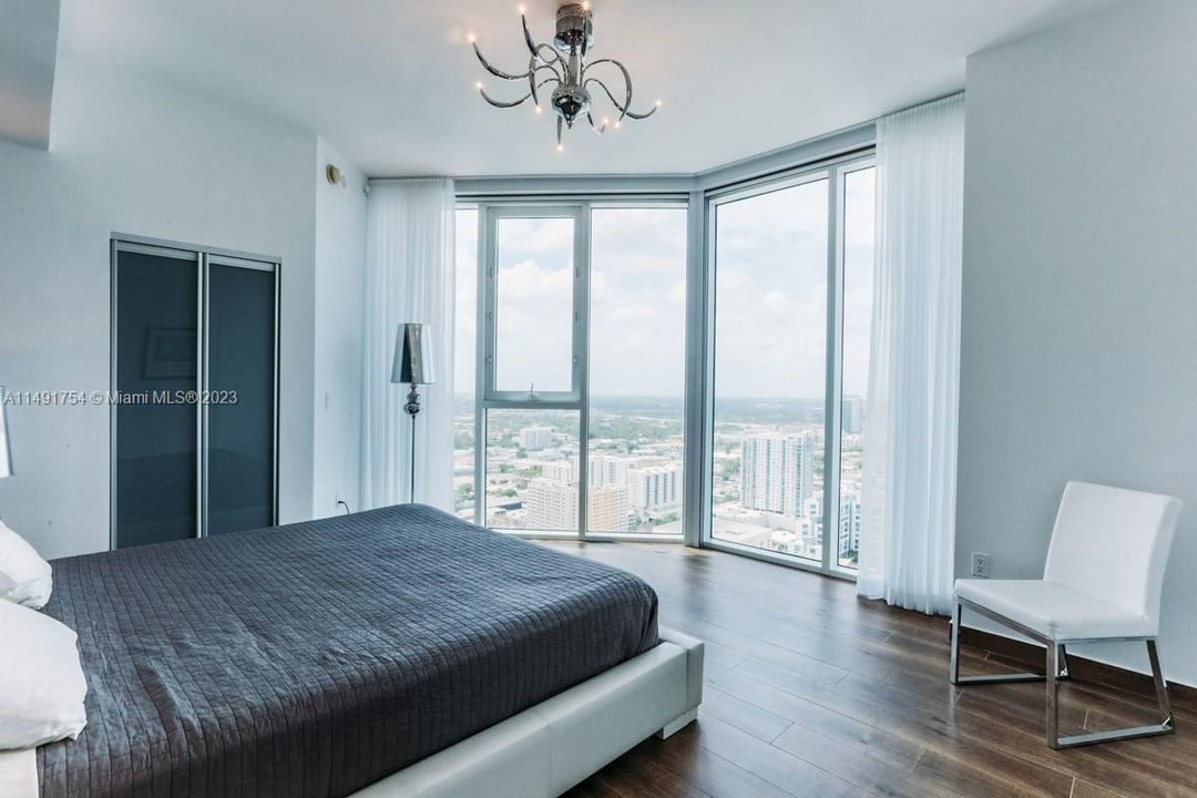 Recently Rented: $8,000 (2 beds, 2 baths, 1588 Square Feet)