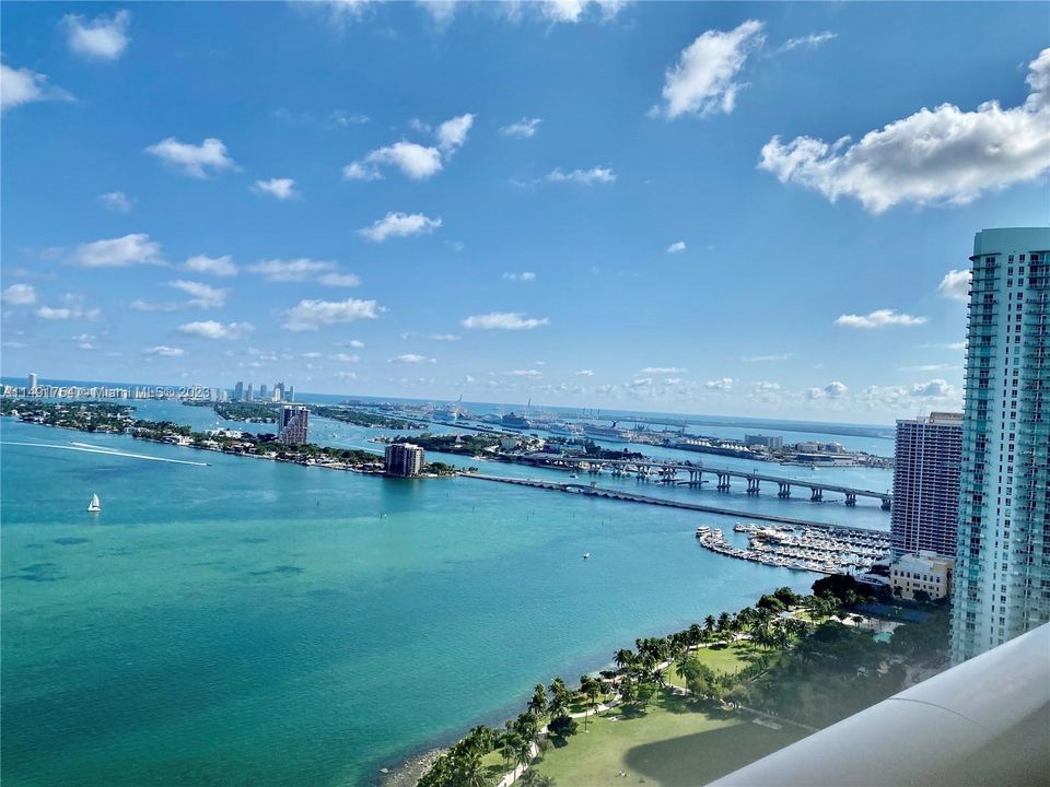 Recently Rented: $8,000 (2 beds, 2 baths, 1588 Square Feet)