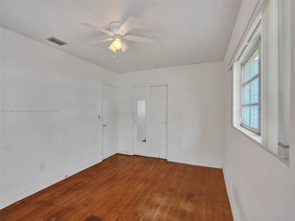 Недавно продано: $499,000 (3 спален, 2 ванн, 1458 Квадратных фут)