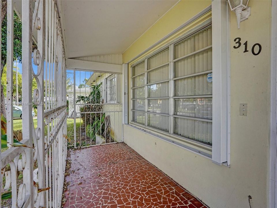 Недавно продано: $499,000 (3 спален, 2 ванн, 1458 Квадратных фут)