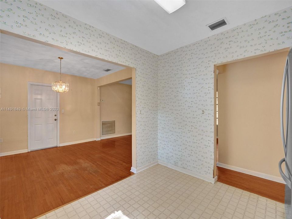 Недавно продано: $499,000 (3 спален, 2 ванн, 1458 Квадратных фут)