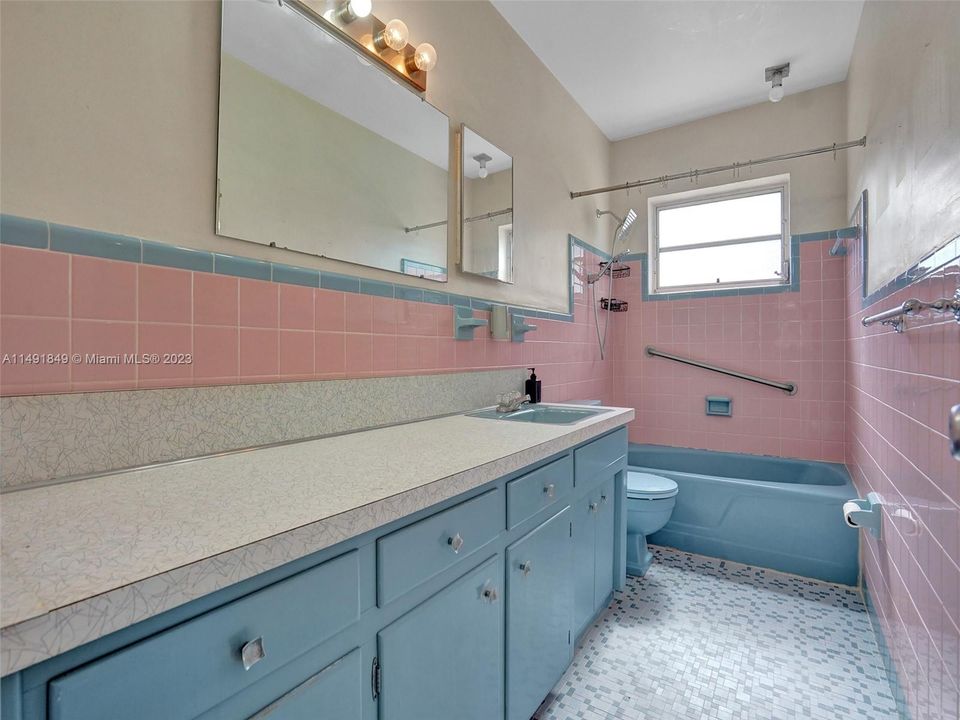 Недавно продано: $499,000 (3 спален, 2 ванн, 1458 Квадратных фут)