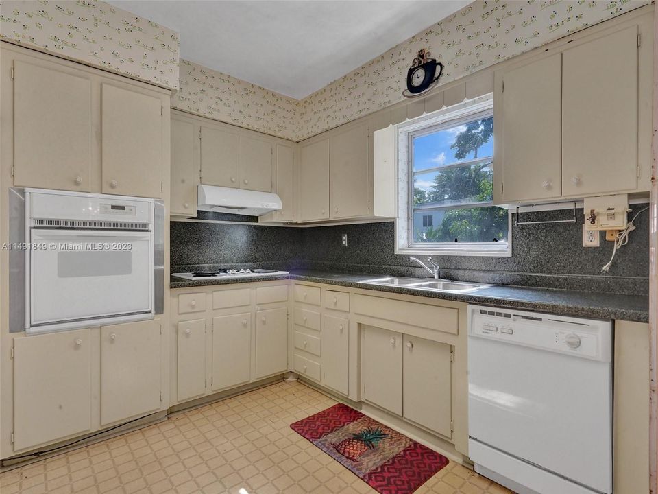 Недавно продано: $499,000 (3 спален, 2 ванн, 1458 Квадратных фут)