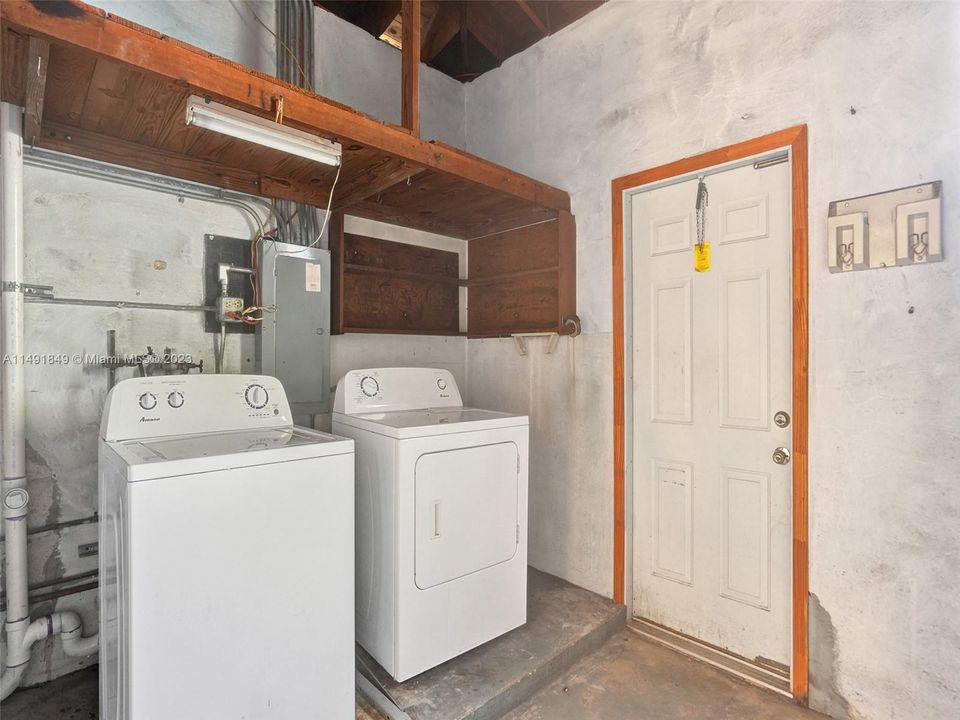 Недавно продано: $499,000 (3 спален, 2 ванн, 1458 Квадратных фут)