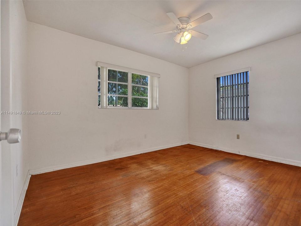 Недавно продано: $499,000 (3 спален, 2 ванн, 1458 Квадратных фут)